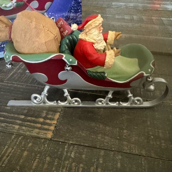 Hallmark Keepsake ~ Santa's Midnight Ride ~ DASH AWAY ALL ~ Table Decoration - Picture 4 of 8
